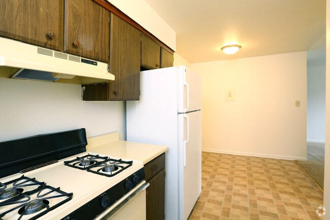 St. Charles Place Apartments, Saint Charles, IL 60174 - photo 6