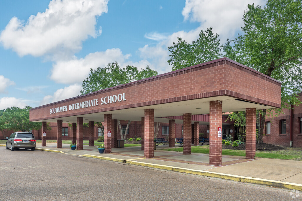 Southaven Intermediate School is a public school located in Southaven is just west of Olive Branch.