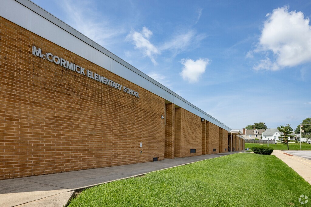 McCormick Elementary School, Rankings & Reviews - Homes.com