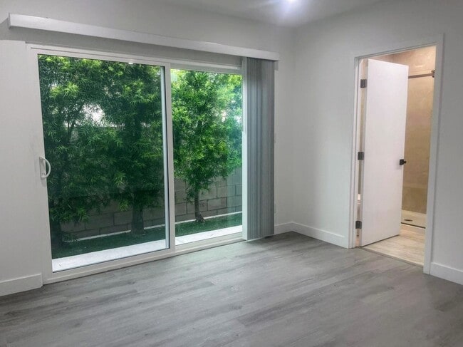 19057 Friar St, Los Angeles, CA 91335 - photo 4