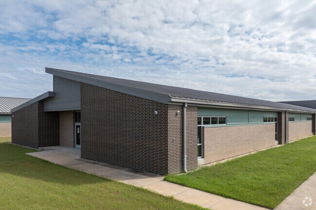 Travis Elementary School offers students a variety of amenities.