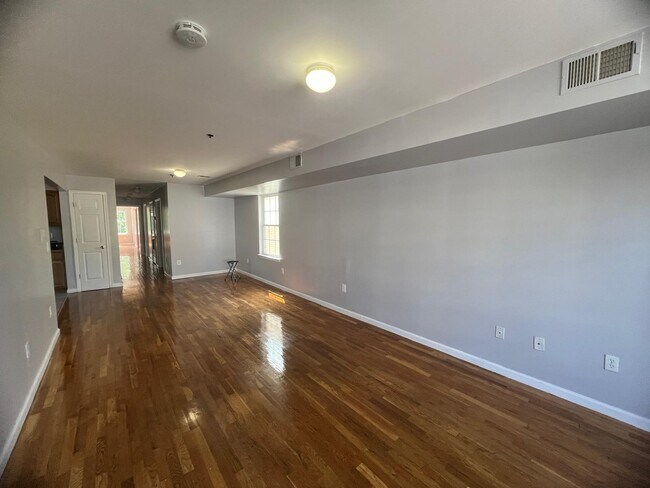 28 Kent St unit 2, Newark, NJ 07108 - photo 4