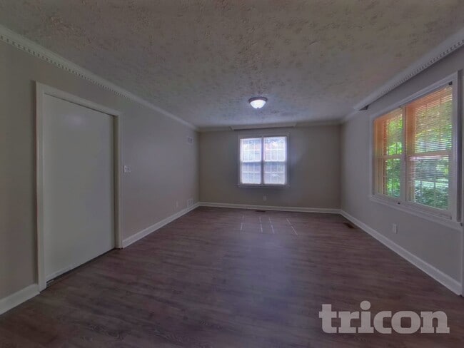 1122 Paramount Cir, Gastonia, NC 28052 - photo 2