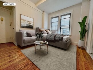 155 E 52nd St, New York, NY 10022