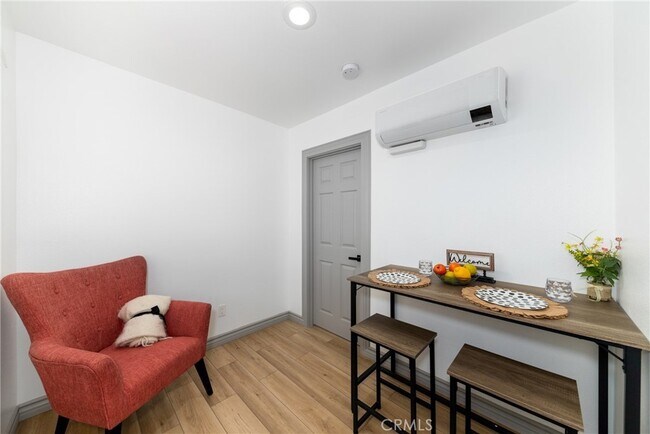 218 E Hullett St unit Front, Long Beach, CA 90805 - photo 6