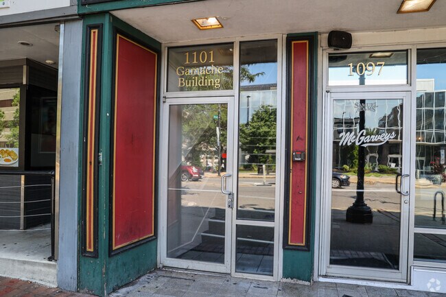 The Residences at Elm Street, Manchester, NH 03101 - photo 4