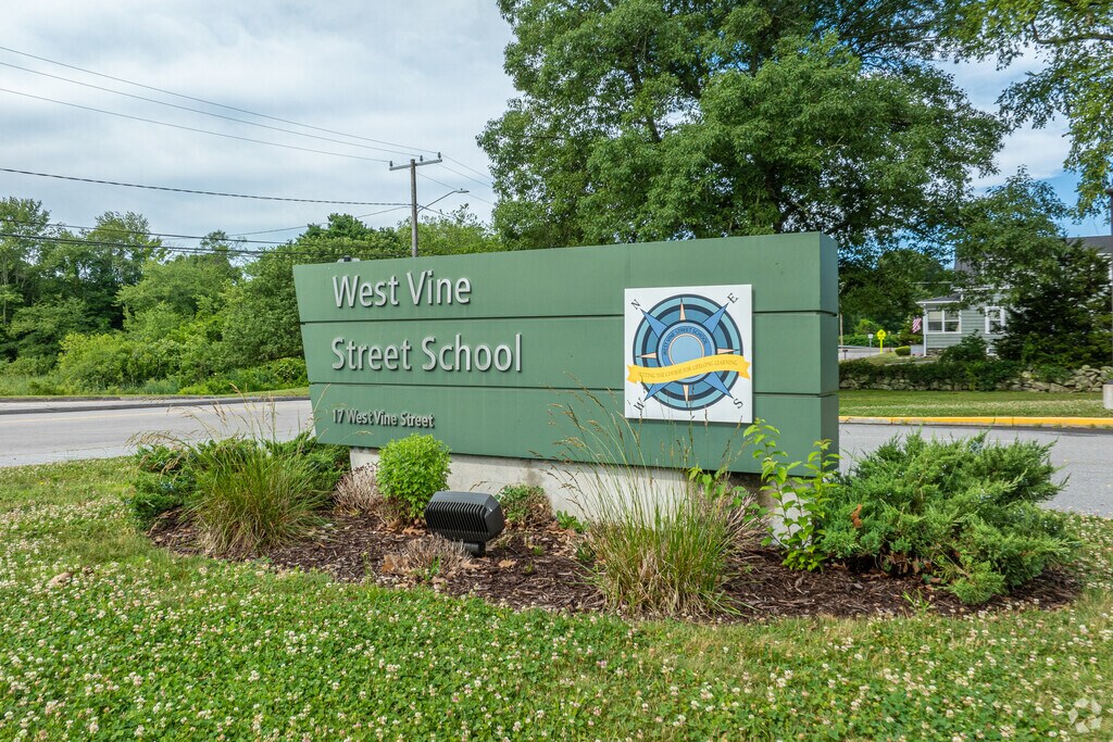 Welcome to West Vine Street School in Pawcatuck, CT.