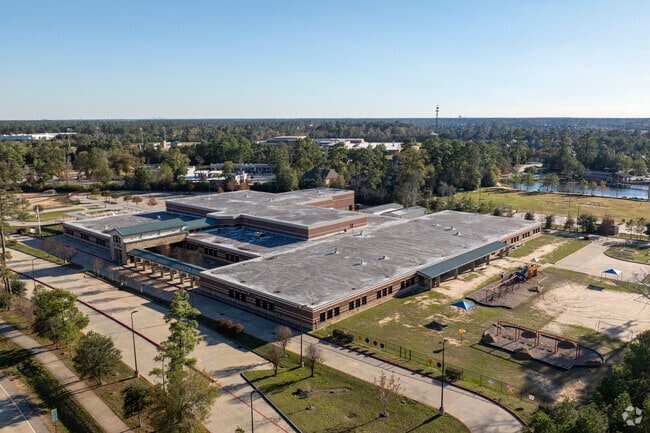 Creekview Elementary is located in the Creekside Park Neigborhood in The Woodlands.