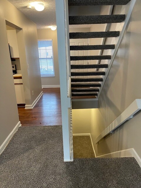 1913 Ridgebury Dr, Hilliard, OH 43026 - photo 2