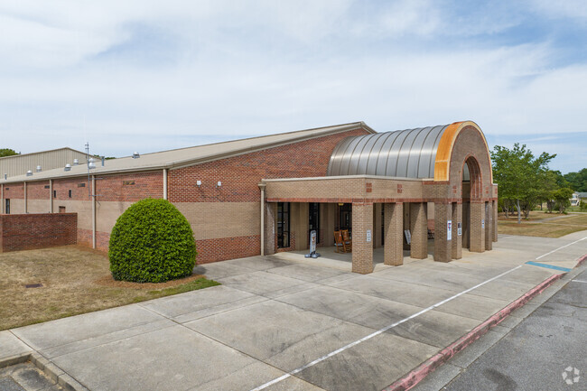 Euharlee Elementary School has an overall grade of B+ on Niche.