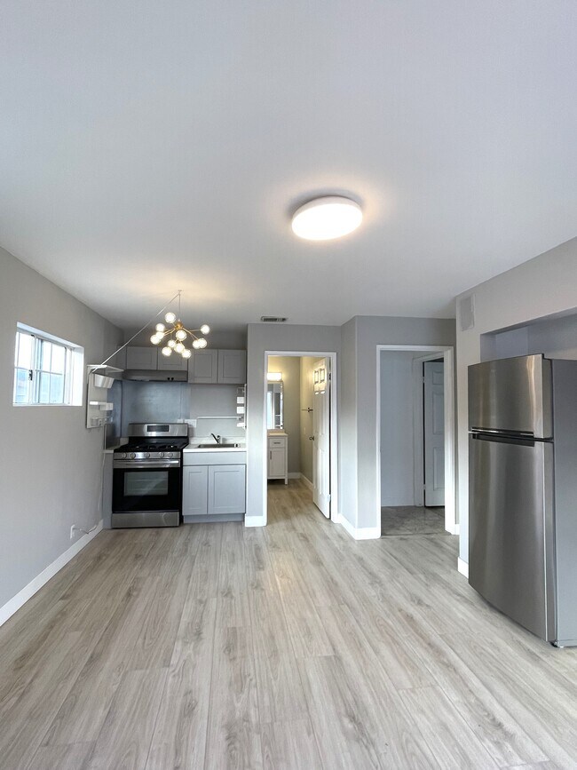 4920 W 141st St, Hawthorne, CA 90250 - photo 2