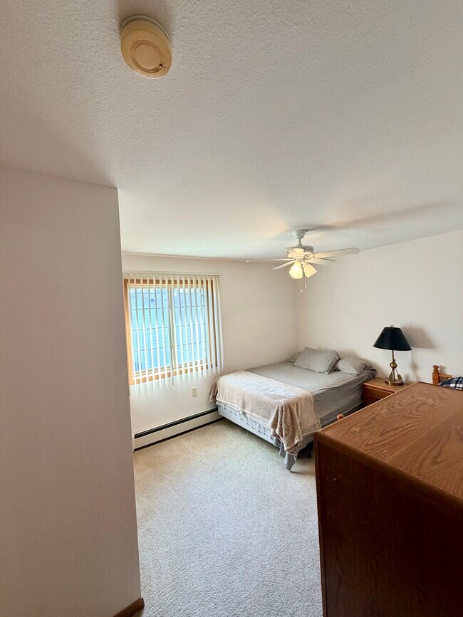 413 Rowley St unit 15, Fremont, WI 54940 - photo 4