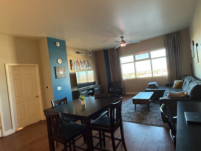 The Ogden unit 918, Las Vegas, NV 89101 - photo 4