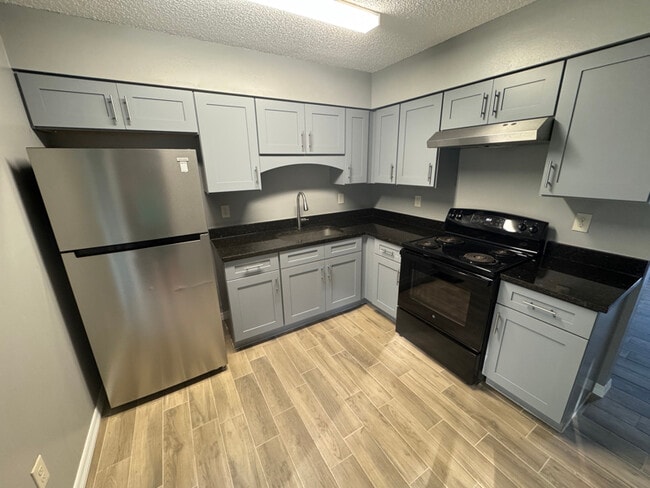 10469 Eastside Ave unit 10467, Brooksville, FL 34601 - photo 2