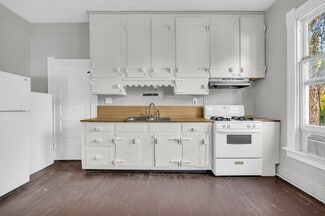 622 4th St S Unit A, Columbus, MS 39701