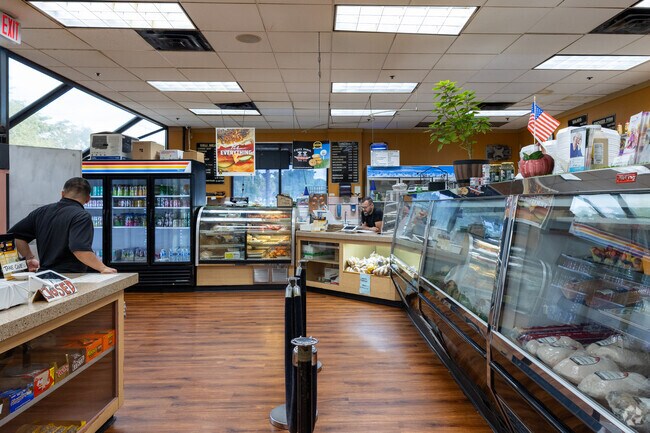 Twin Bagels restaurant is also offering deli style grocery to the Boca Delray locals.