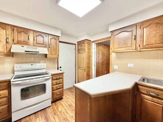 2041 Gorton St, Beloit, WI 53511 - photo 2