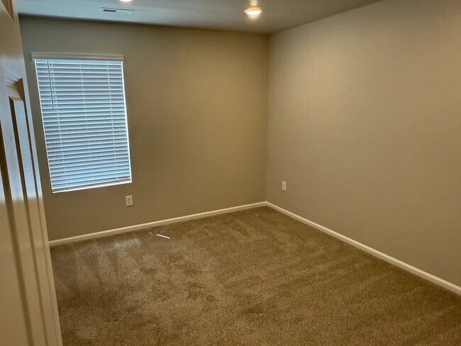 745 N Tempe St, Aurora, CO 80018 - photo 6