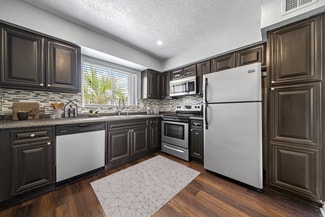 7425 Palmera Pointe Cir, Tampa, FL 33615