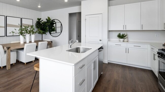 1574 W Viola Ln, Saratoga Springs, UT 84045 - photo 3