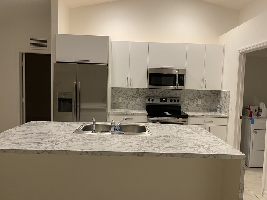 2813 3rd St SW, Lehigh Acres, FL 33976 - photo 1