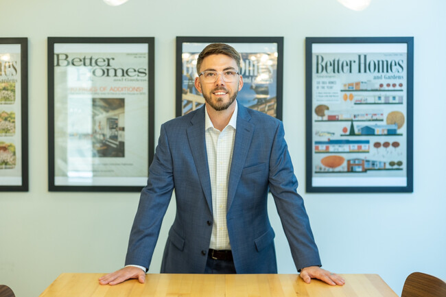 Agent Photo