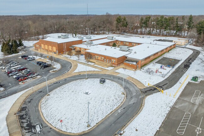 Tracey's Elementary School is a public school serving grades PK-5.