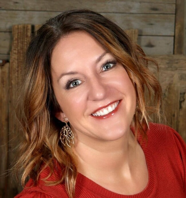 Stella Scholl Real Estate Agent in St. Cloud, MN