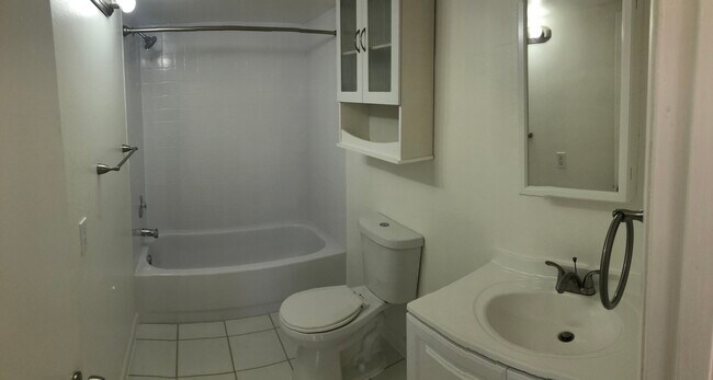 9245 A Overlook Dr unit 9245A Overlook Dr., Temple Terrace, FL 33617 - photo 7