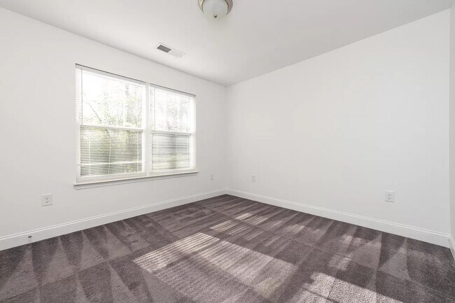 5 Dyer St unit B, Greenville, SC 29611 - photo 6