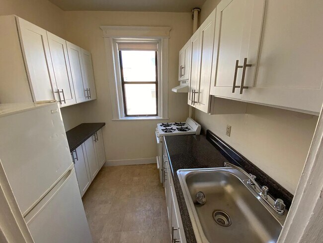 1148 Commonwealth Ave unit 10, Allston, MA 02134 - photo 5