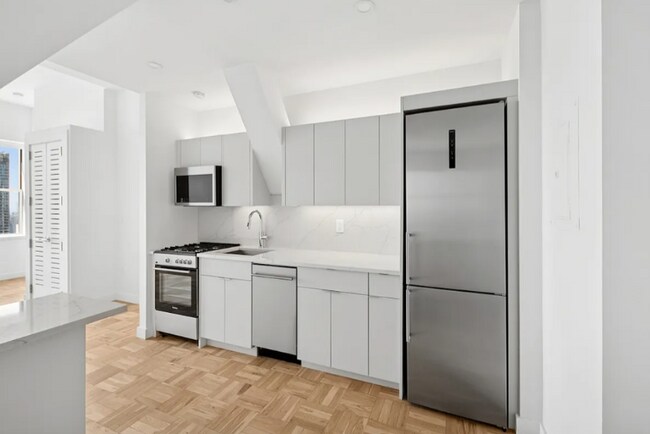 20 Exchange Place unit 39, New York, NY 10005 - photo 3