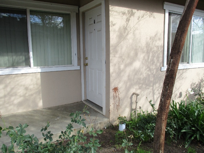 210 W Dakota Ave unit 210-D, Fresno, CA 93705 - photo 3