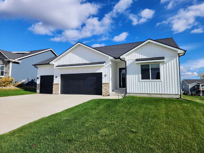 1603 Red Cedar Ln, Granger, IA 50109 - photo 1