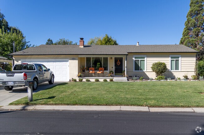 Many of the homes in Pleasant Hill have large grassy lawns for families and children to enjoy.