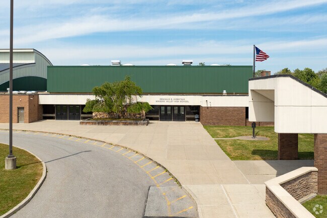 Minisink Valley High School earns an impressive B+ from Niche with a 13:1 student-teacher ratio.