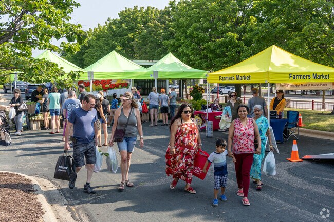 The Apple Valley farmers market is a family-friendly event.