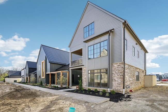 2808 Kobuk Dr, Columbus, OH 43228 - photo 2