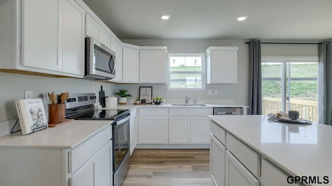 8824 S 185th St, Omaha, NE 68136 - photo 7