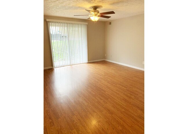 525 Lowell Ave unit 525-05, Cincinnati, OH 45220 - photo 3