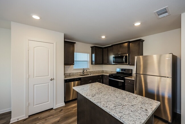 1313 Redpine Dr, Fort Worth, TX 76140 - photo 7