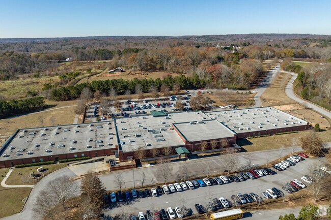 Chestnut Mountain Elementary has a 17 to 1 student-teacher ratio.