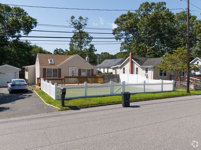 Ranch style homes are common in North Patchogue.