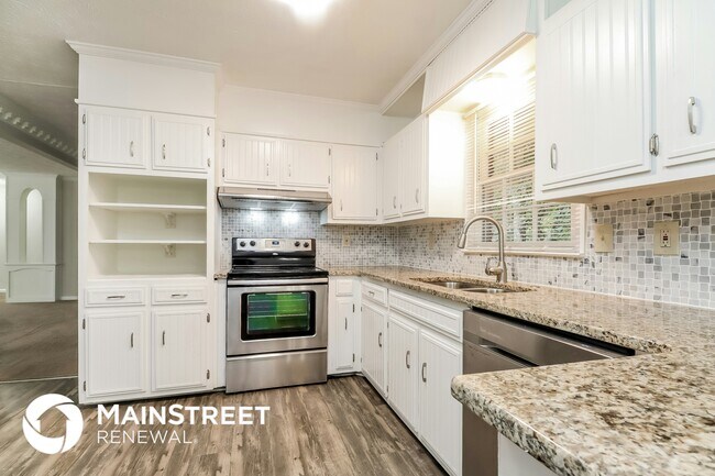 5498 Aucilla Creek Ln, Stone Mountain, GA 30087 - photo 7