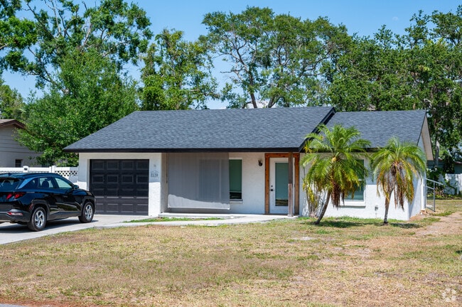 Modern updates on Bayou Oaks homes are common.