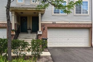 203 Monarch Dr, Streamwood, IL 60107