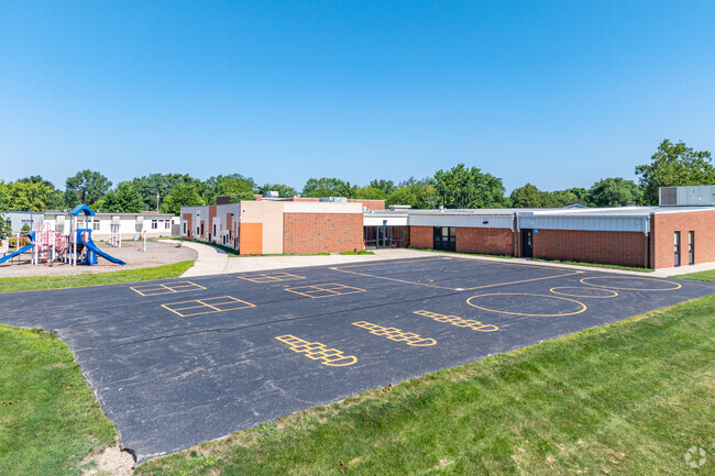 Independence Elementary School has a student-teacher ratio of 14 to 1.