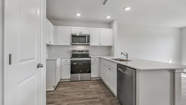 181 Holton St, Smithfield, NC 27577 - photo 3