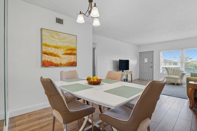 2257 World Pkwy Blvd W unit 61, Clearwater, FL 33763 - photo 5