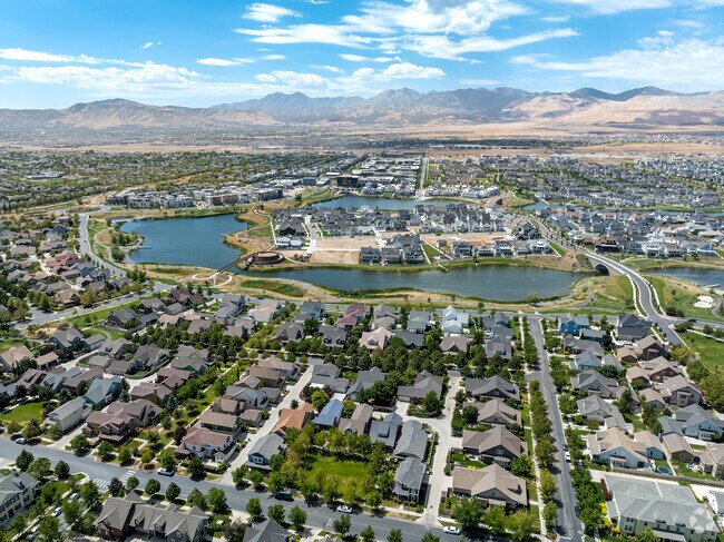 Daybreak has a watercourse feature with winding canals, lakelets, islands and brooks.